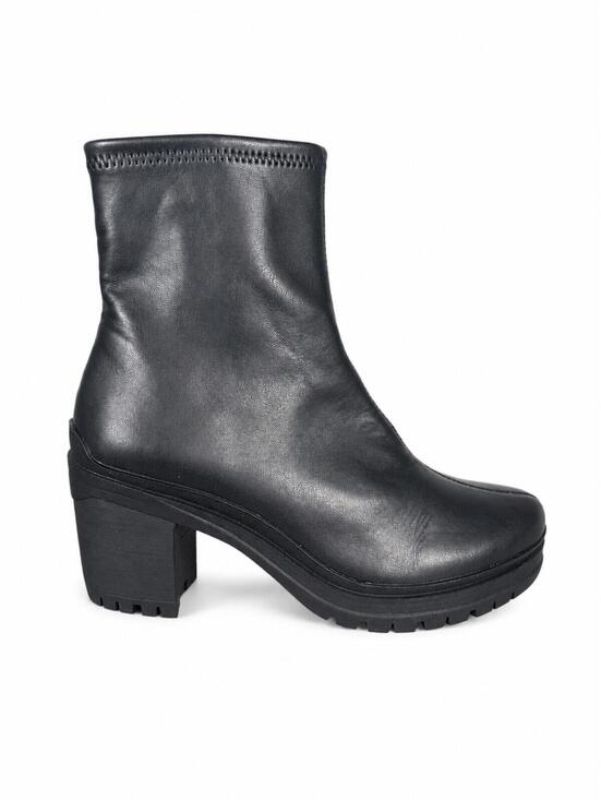 Shoes - Bar III Women’s Black Leather Lug Sole Ankle Boots Size 10